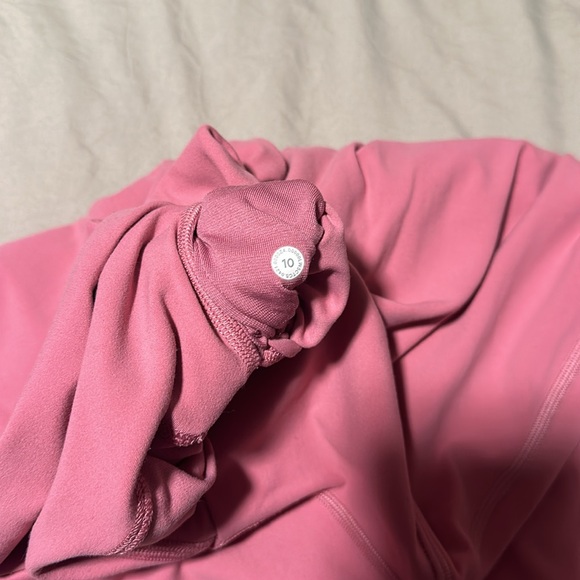 Lululemon align leggings / some pilling. - Picture 3 of 4